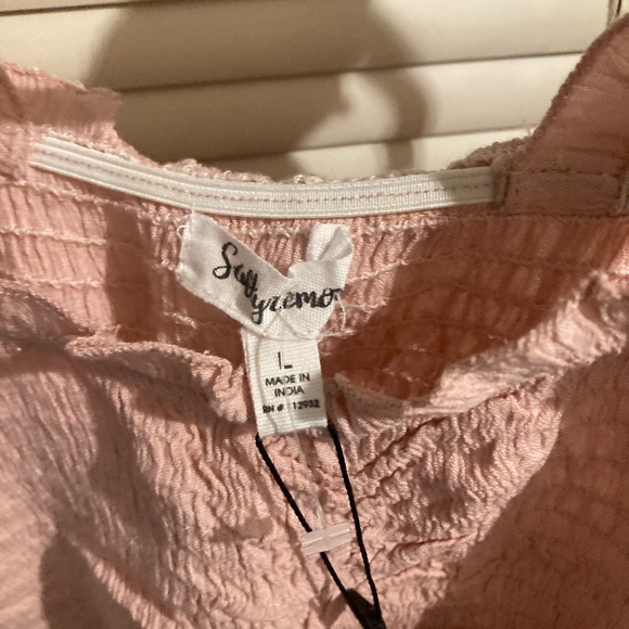 Pink halter top - Picture 6 of 6